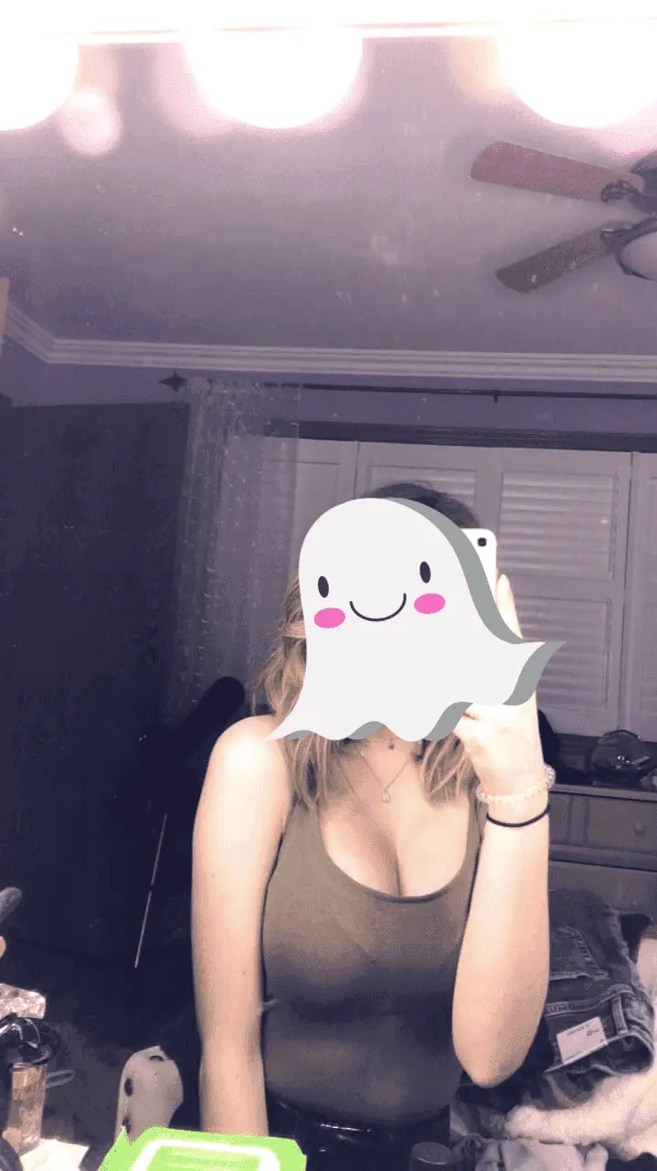 hot selfie nude on snapchat